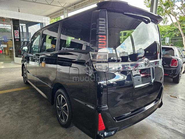 2021 Toyota VOXY 2.0 ZS KIRAMEKI III (A) - 4