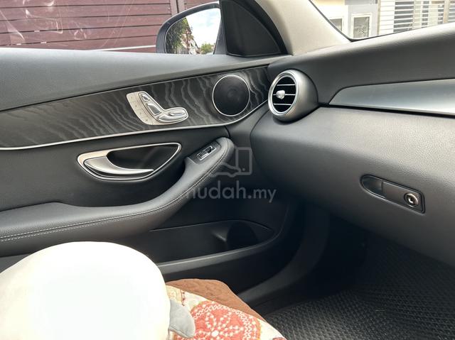 2017 Mercedes Benz C200 2.0 AVANTGARDE (CKD) (A) - 4