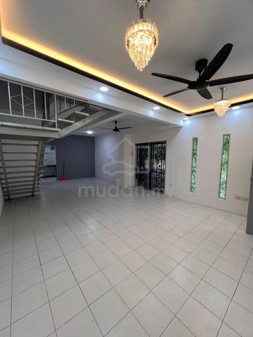 Corner Lot Unit Kelapa Sawit Kulai For Sale 1