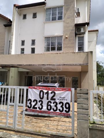 endlot 2 and half story house in tmn tasik prima puchong for sale 1