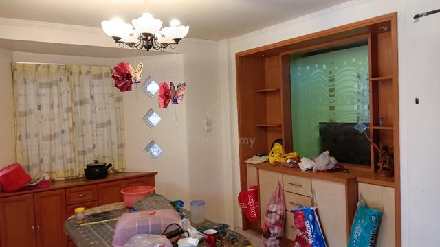 Rare Unit in Tyng Garden Corner Terrace with Extension/Reno 1