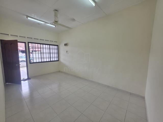 Rumah Teres Setingkat Cantik untuk Dijual | Taman Pulai Emas 1