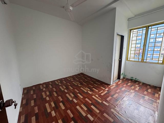 Jelutong Apartment @ Selayang Heights 1