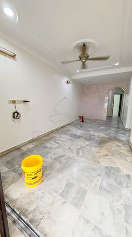 1.5 Storey House @ Taman Sungai Kapar Indah , Newly Painted 4-BEDROOM 1