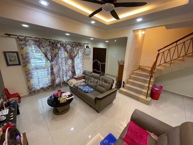 Puchong Taman Puchong Prima 4, Renovated End Lot House 1