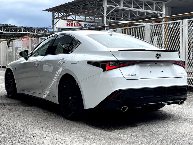 SR2021 Lexus IS300 2.0 F SPORT MODE BLACK FULLSPEC - 4