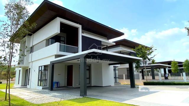 Corner 15,000 Luxury Bungalow Hampton Residence Walden Seri Coalfields 1