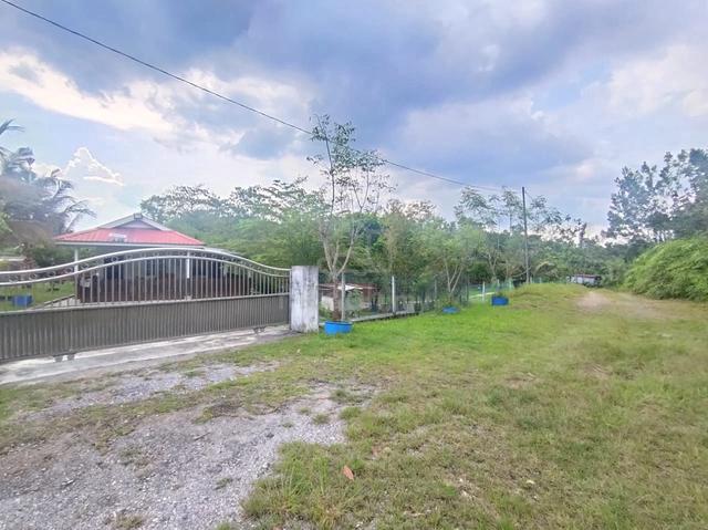 Tanah Dusun Tepi Jalan Besar Ada Rumah Dusun Infra Siap 3 ekar Lebih 1