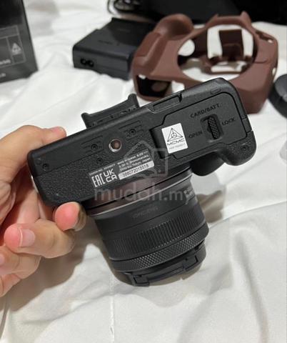 canon r50 waranty NOVEMBER 2029 9.9/10 like new! - photo 2 of 3