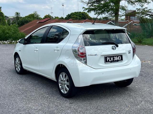 2013 Toyota PRIUS C 1.5 (HYBRID) (A) - 4