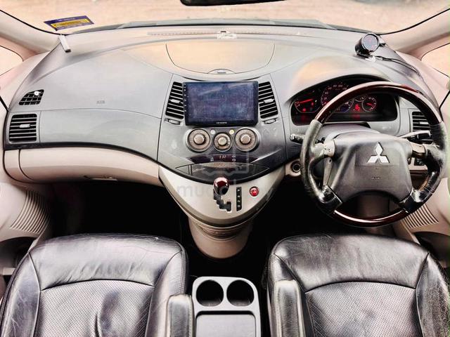 Mitsubishi Grandis 2.4 Auto | 2008 - 5