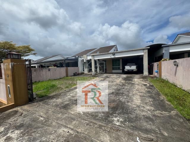 FOR SALEπ Single Storey Semi Detached with huge land π Senadin 1