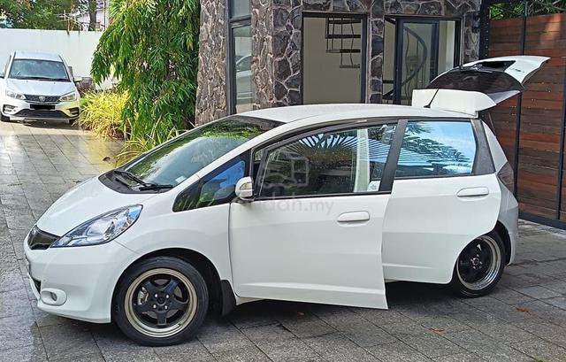 2014 Honda JAZZ 1.3 (A) UNTUNG SIKIT JUAL - 2