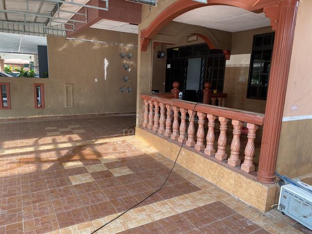 rumah dalam pekan alor setar 1