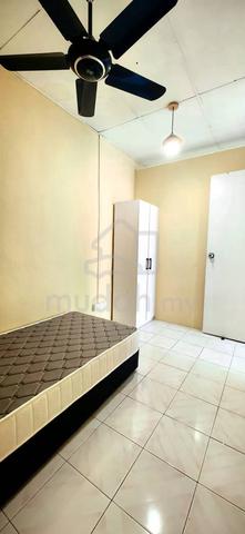 Room at Beverly Hill Shop Penampang  1
