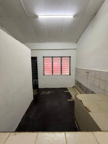 Pasir Gudang, Pasir Putih, 2 Storey 22x80 Shop Lot, JLN Siakap (Cheap) 5