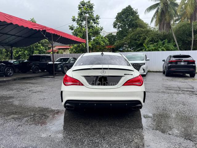 Mercedes Benz CLA180 1.6 - 4