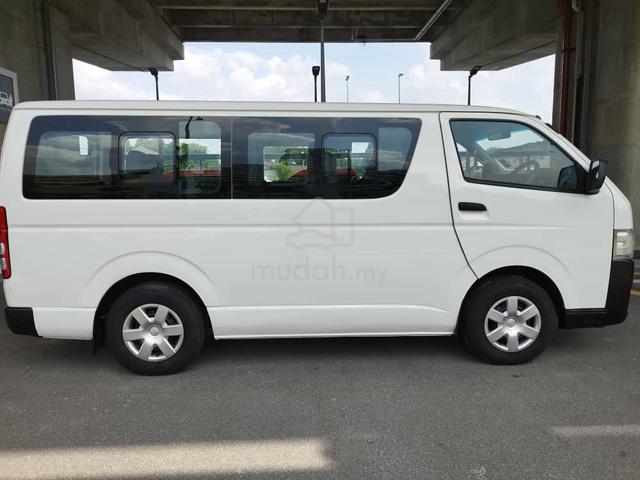 2017 Toyota HIACE 2.5 (M) Window Van 14 Seat - 5