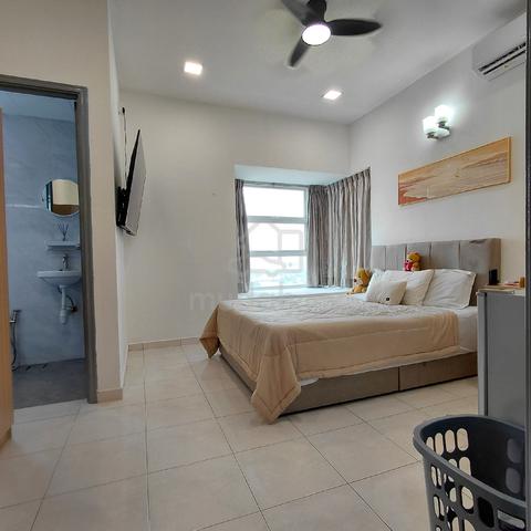 Room Walk 9min to LRT Access Kelana Jaya Paramount PJ 1