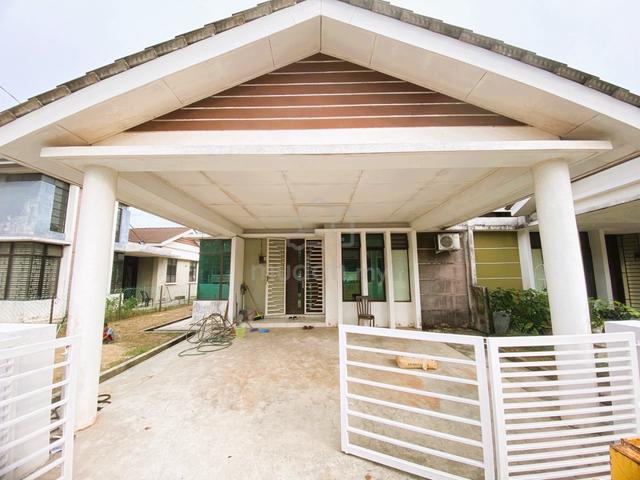 Rumah Cantik dan Tanah Luas Semi-D Balok Perdana, Kuantan 1