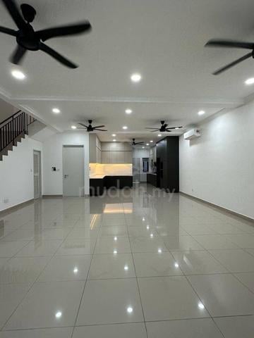 2sty Sejati Lakeside Cyberjaya Freehold, Large Built Up, Nice Cantik 1