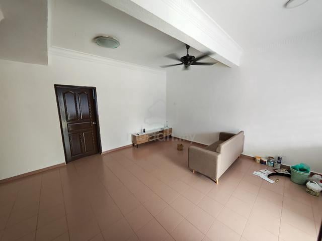 Double storey / Landed house / Senai / Kulai / 3 bedroom / All race 1