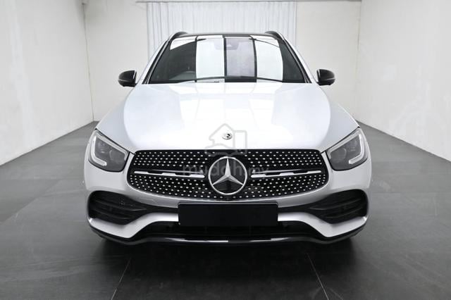 2019 Mercedes Benz GLC300 4MATIC 2.0 FULL-SERVICE - 2