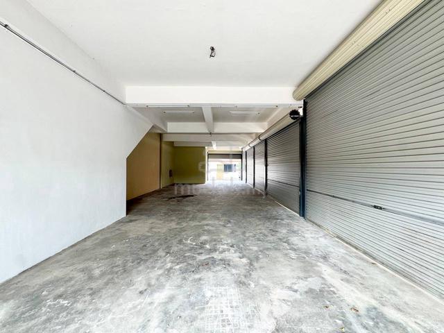 2 storey Shop Endlot for Rent @ Taman Cahaya, Pontian 1