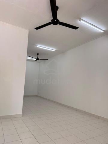Jln Tiong @ Bandar Putra Kulai 1Storey with Kitchen Tabletop 1