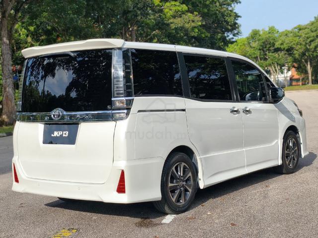 2021 Toyota VOXY 2.0 ZS (A) - 2