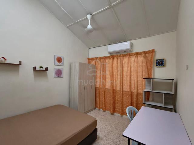 Female Single Room Near HSNI Batu Pahat For Rent. 1