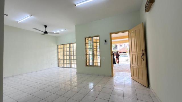 Bk 5 kinrara,2sty 22x80 free hold puchong 1