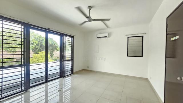 OPEN Facing 2.5 Storey Teres House KEN RIMBA JIMBARAN Sek 16 Shah Alam 1