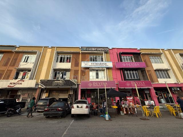 Taman Sierra Perdana 3 Storey Ground Floor Facing Main Road 1