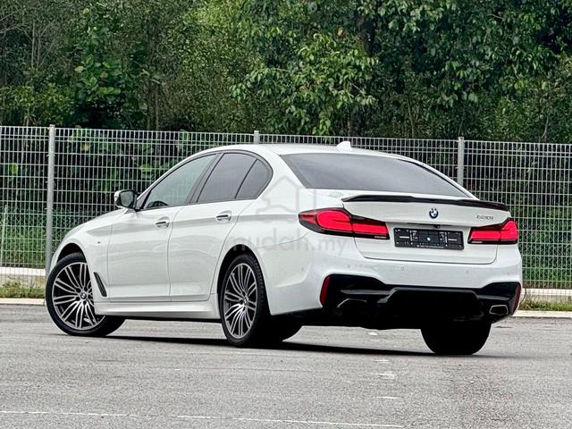 BMW 530i 2.0 M SPORT G30 H/KARDON Full Service Rec - 2