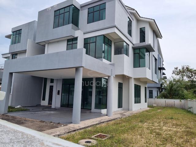 NEW Three storey Semi-D Kuantan 1