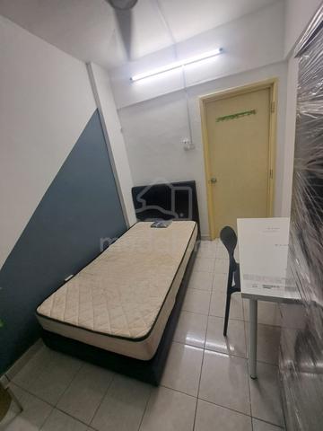 Male Rooms @ Pangsapuri Seri Setia, SS9A Sg Way, walk to KTM & Pasar 1