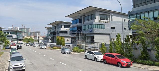 3 Sty Semi-D Factory Seksyen 4 (P4), Bandar Teknologi Kajang, Semenyih 1
