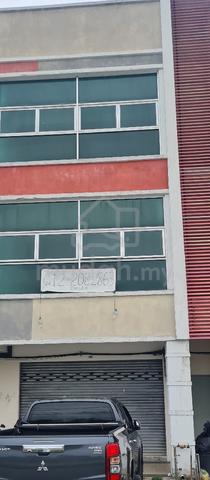 3-Storey Intermediate Shoplot For Sale in Sri Iskandar, Perak 1
