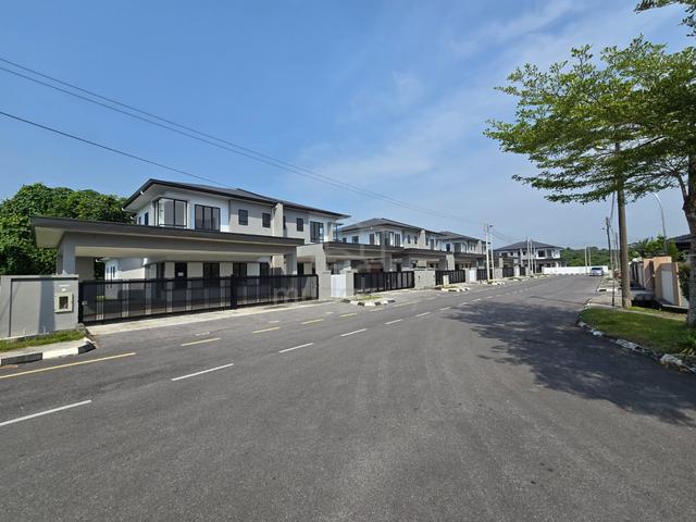 New Double Storey Semi Detached House at Jalan stapok utama kuching 1