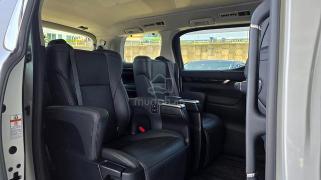 GRADE 4 2021 Toyota ALPHARD 2.5 SC PROMO - 5