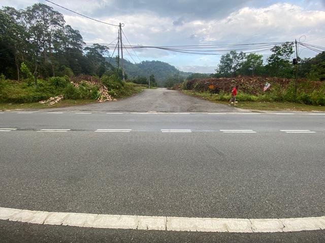TANAH CORNER LOT dekat sungai SG. LUI HULU LANGAT BT 18 1