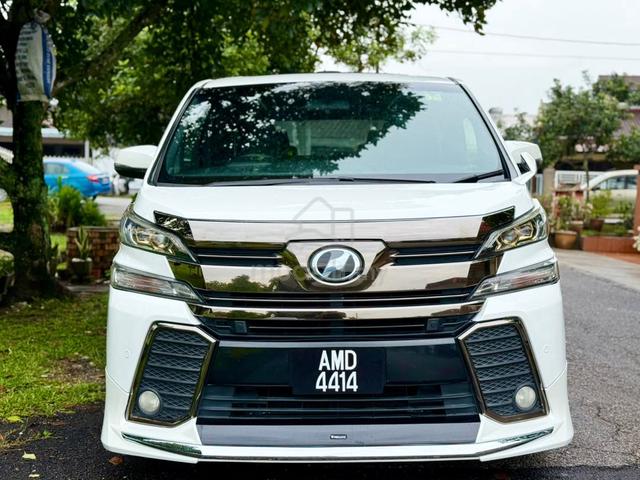 ON THE ROAD 2017 Toyota VELLFIRE 2.5 GOLDEN EYES - 3