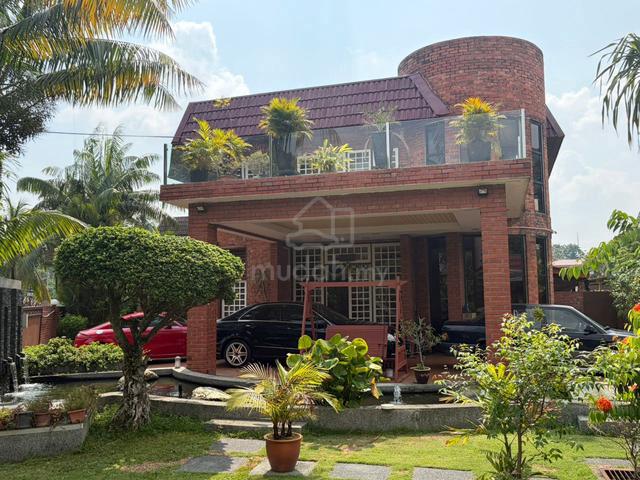 Grand European-Inspired Freehold Residence in Established Klang 1