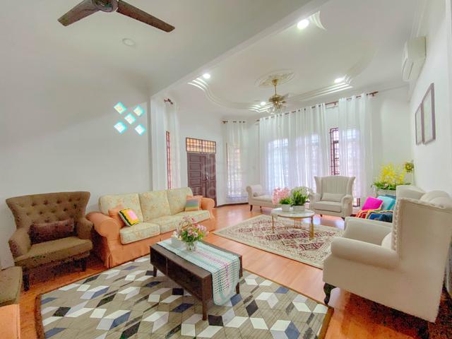 [𝐵𝐸𝐿𝑂𝑊 𝑀𝐴𝑅𝐾𝐸𝑇 𝑉𝐴𝐿𝑈𝐸] Rumah banglo 1 tingkat di P.Midin 1