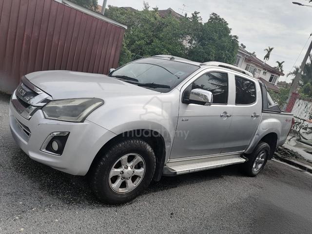 2017 Isuzu D-MAX 2.5 STANDARD 4X4 FACELIFT (A) - 4