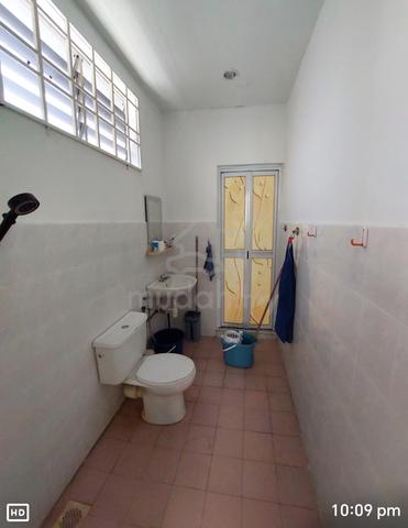 Bungalow Double storey partially furnished 5