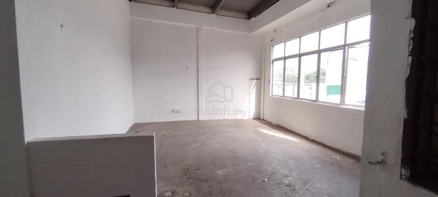 Kajang Utama 1.5 Storey Link Factory for rent 1