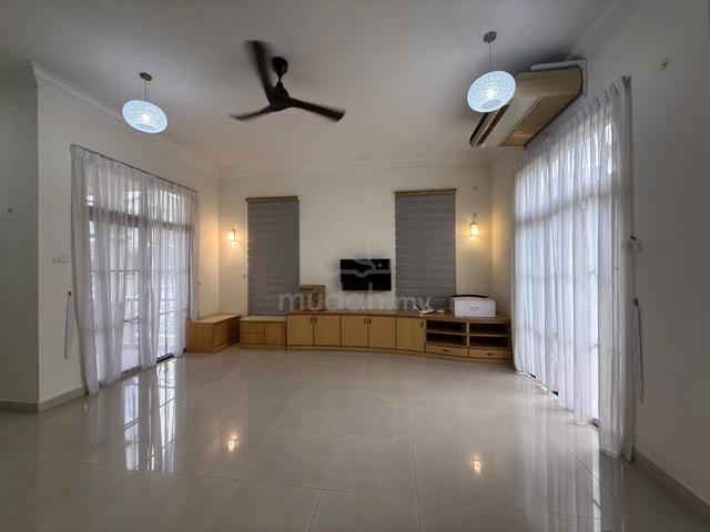 D’Residence 2.5 Storey Bungalow House For rent 1