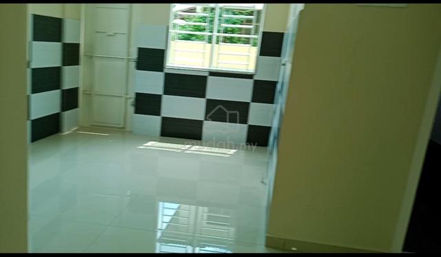Taman Ihsan Double Story Semi Detached Corner House For
Rent(Foreigner 4